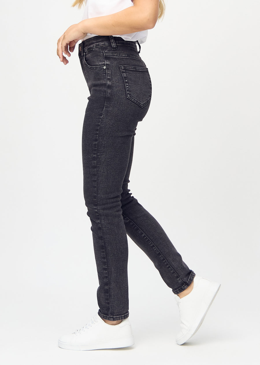 Slim-Jeans für Damen in Dunkelgrau, Farbe Shadows. Seitenansicht an einem Model.